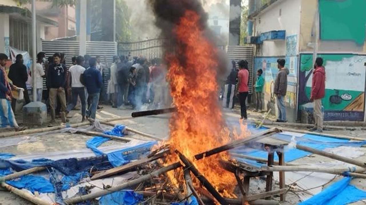 SIR in West Bengal: BDO office rampaged and furniture set fire on
