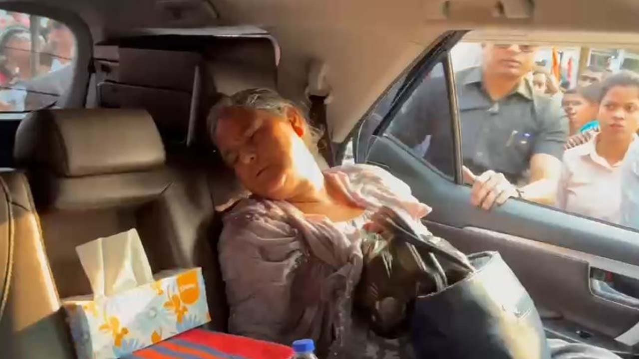 During his roadshow in Chapra, Abhishek Banerjee provided care to an elderly woman who had fallen ill