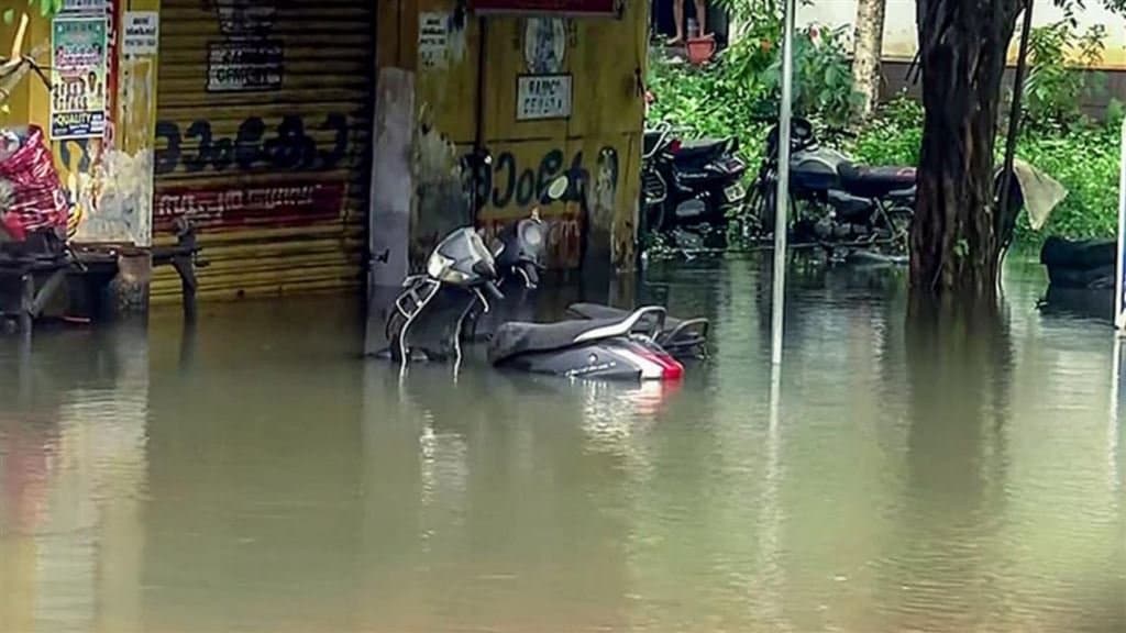 Heavy rains cause floods, landslides in Kerala, orange alert issued