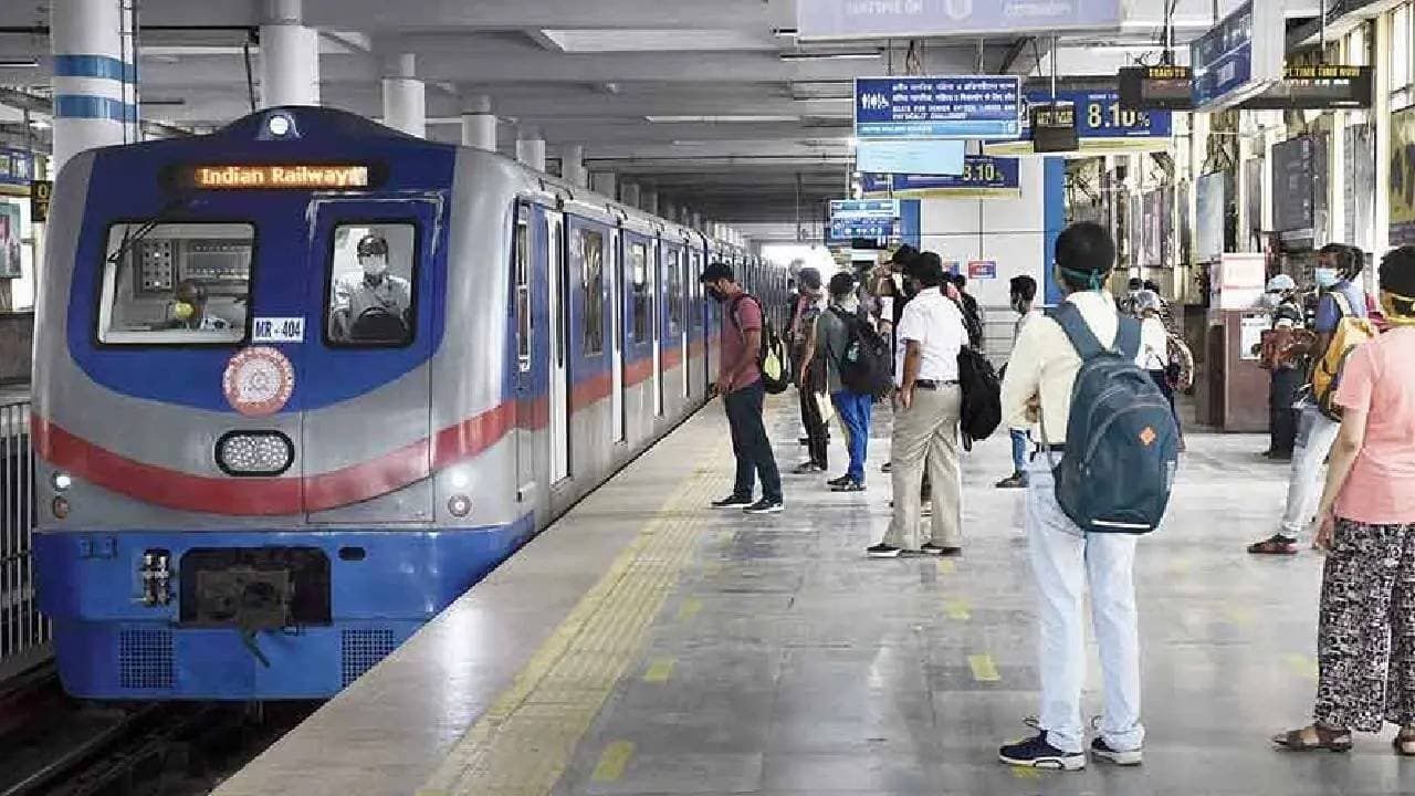 Kolkata metro services increase in blue line 