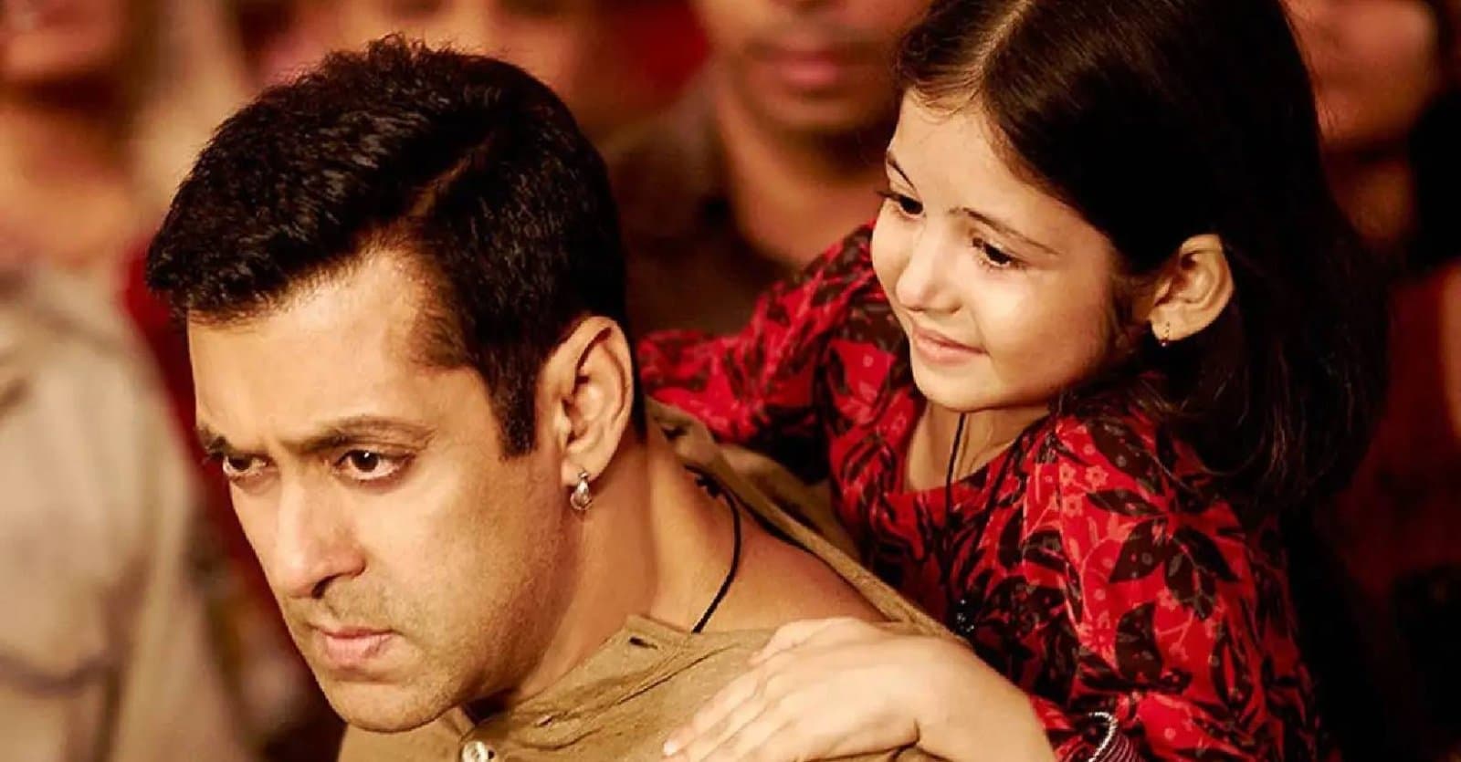 Kids Call Salman Khan Maamu at Goa Airport And Actor Responds Warmly