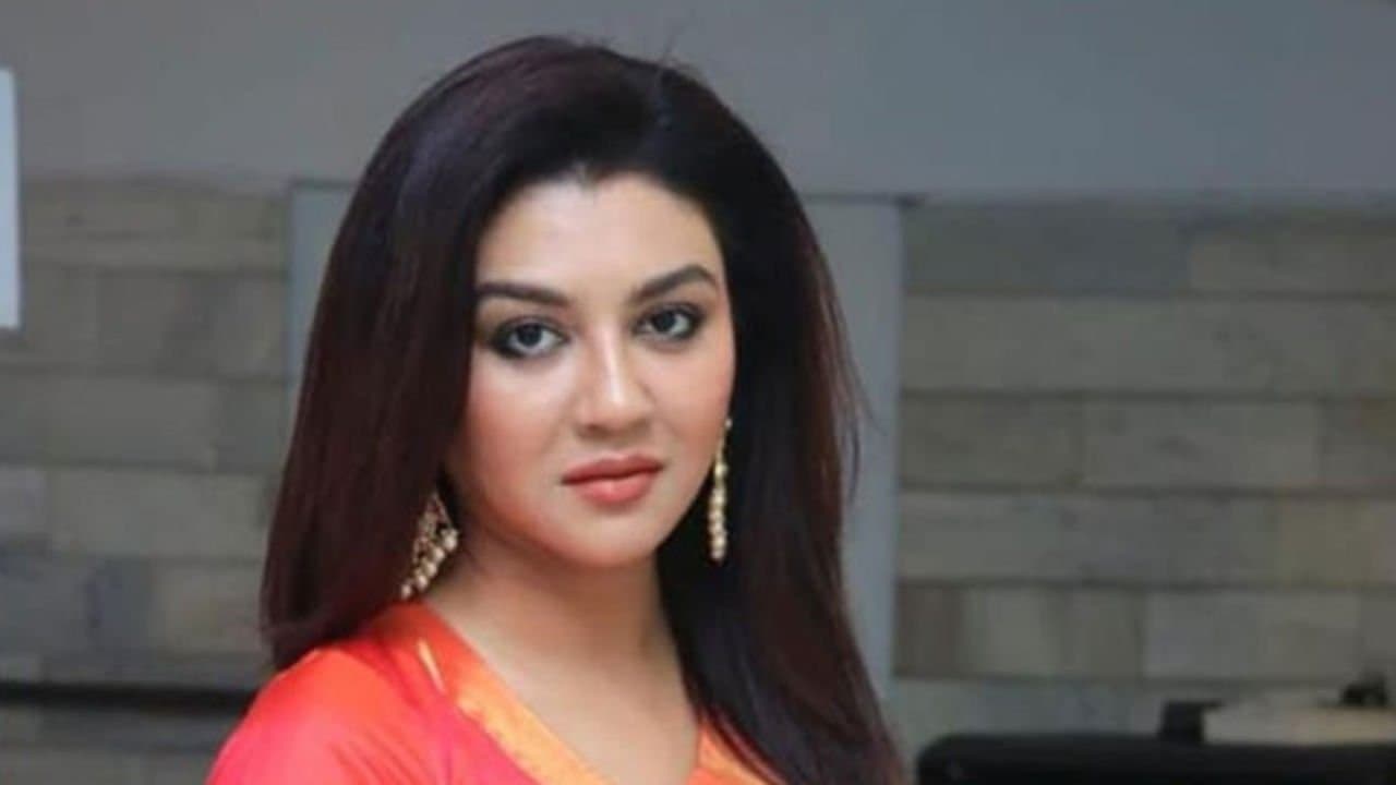 Jaya Ahsan shares a video showing how she is spending her winter