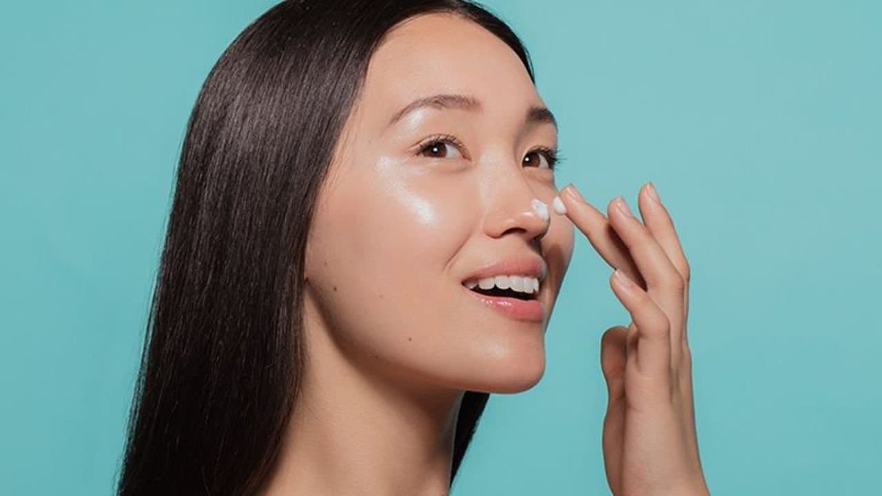 These 8 Daily Mistakes Are Aging Your Skin