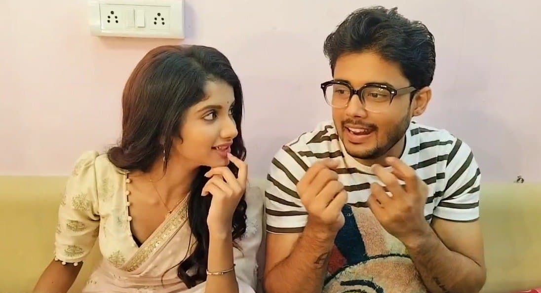 EXCLUSIVE: মহা সপ্তাহের আগেই অফস্ক্রিন ঝগড়া শুরু রাণী দুর্জয়ের