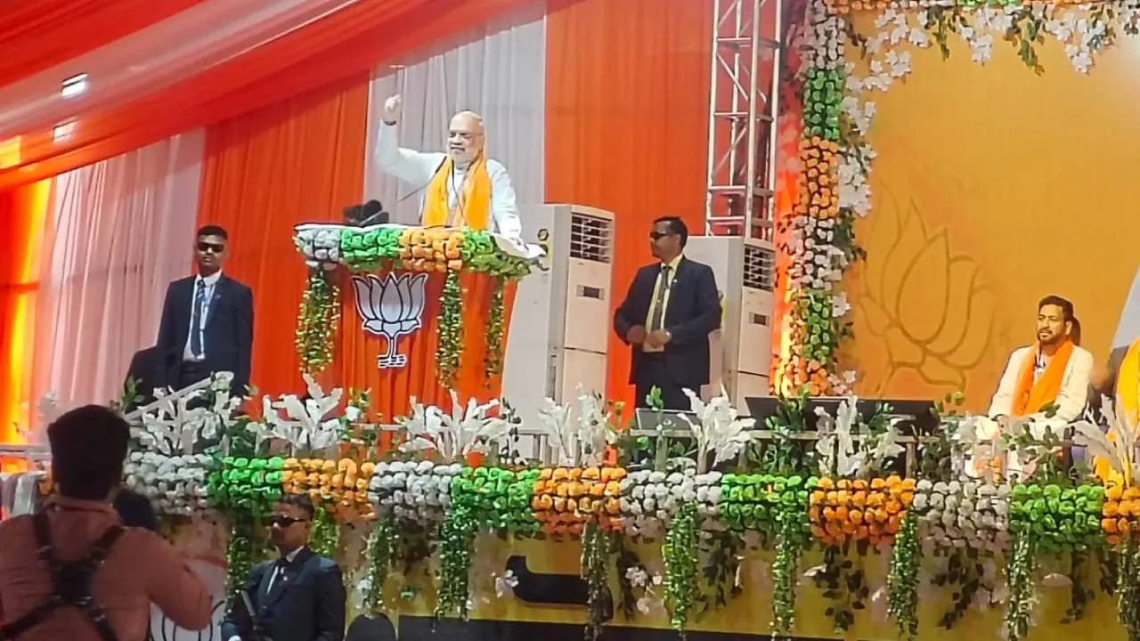 Amit shah says he will protect chickens neck with all effort