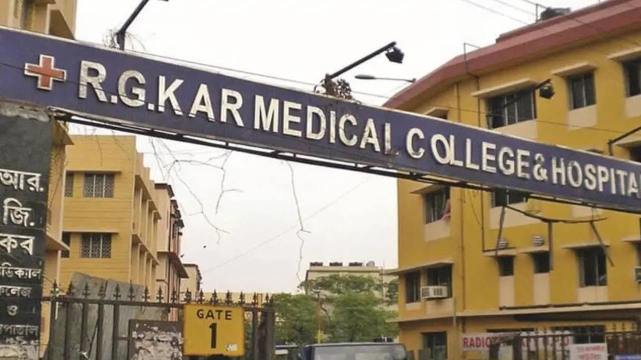 Serious allegations against trainee doctors at RG KarHospital: Administration assures strict action