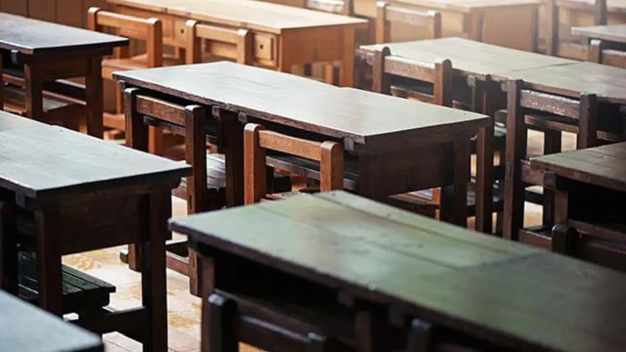 Madhyamik examinee sat for exam just after her father expired in West Midnapore 