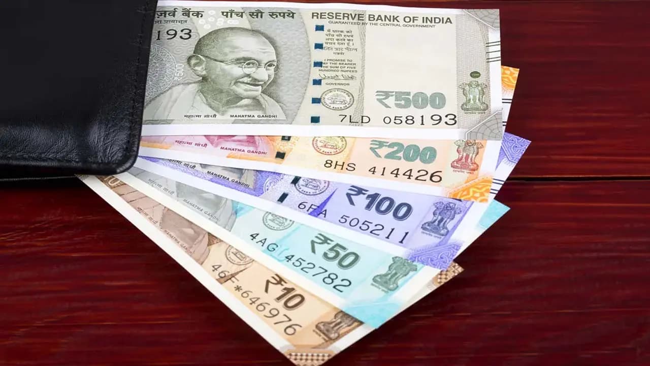 With an investment of two lakh rupees you can get a guaranteed monthly income of Rs 1233 learn about this Post Office scheme