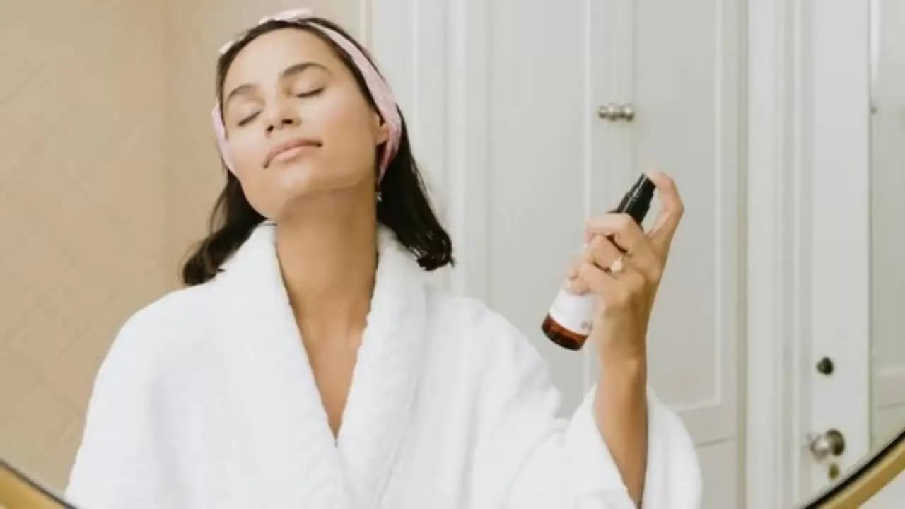 Skin Collagen damaging foods accelerate ageing dermatologist 