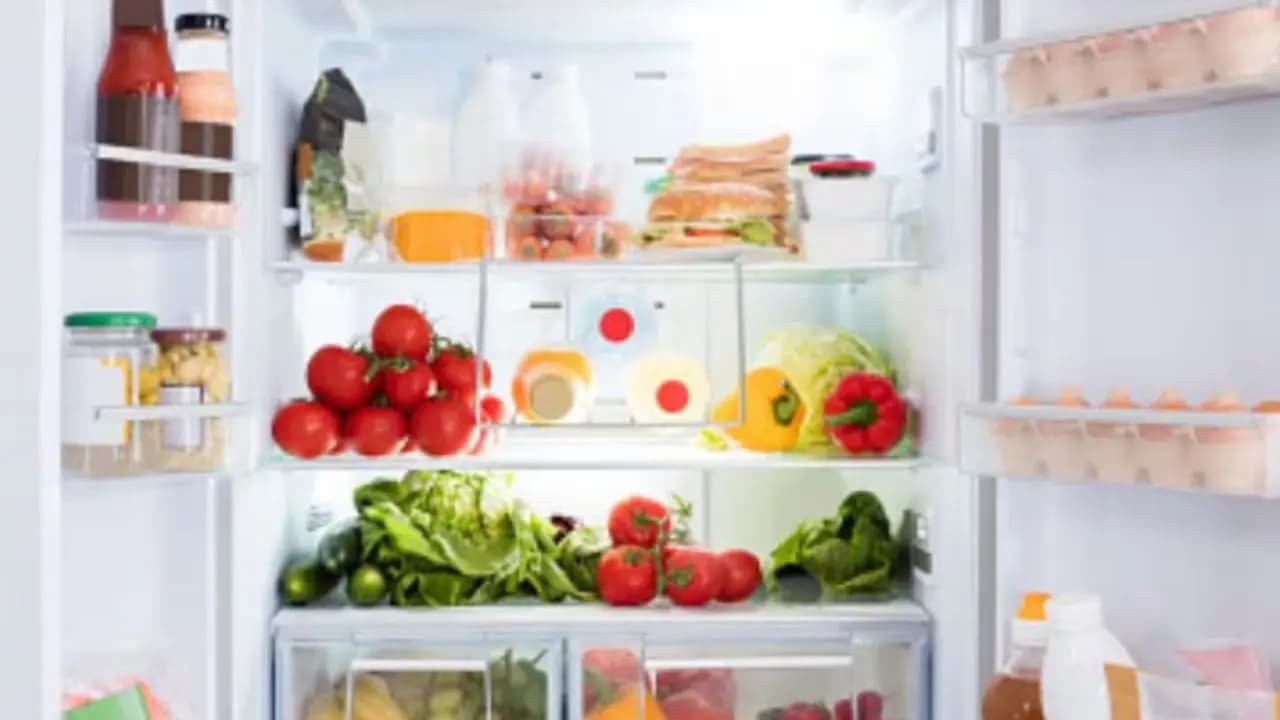 How to get rid of bad smell from fridge