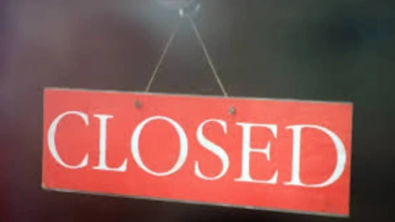 two lakhs pvt farm closed in last five years