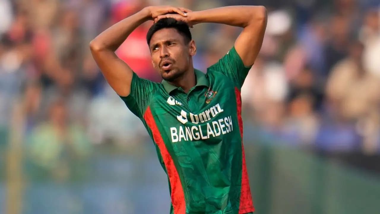 PSL defending champions Lahore Qalandars signed Bangladesh fast bowler Mustafizur Rahman as a direct pick for the next season 
