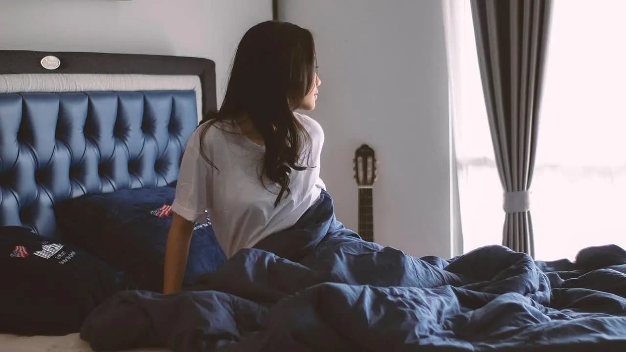 Avoid seeing these things after waking up Vastu Tips