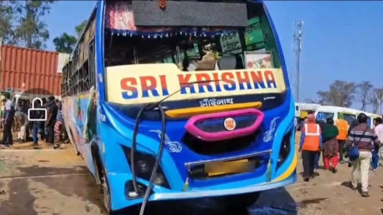 Bus going toward Digha met accident one died