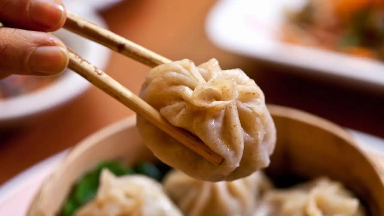 Minor stole gold worth of lakhs to eat momo