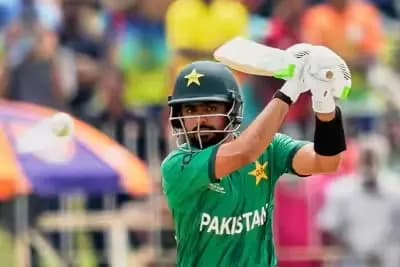 Pakistan told to drop misfit Babar Azam from team