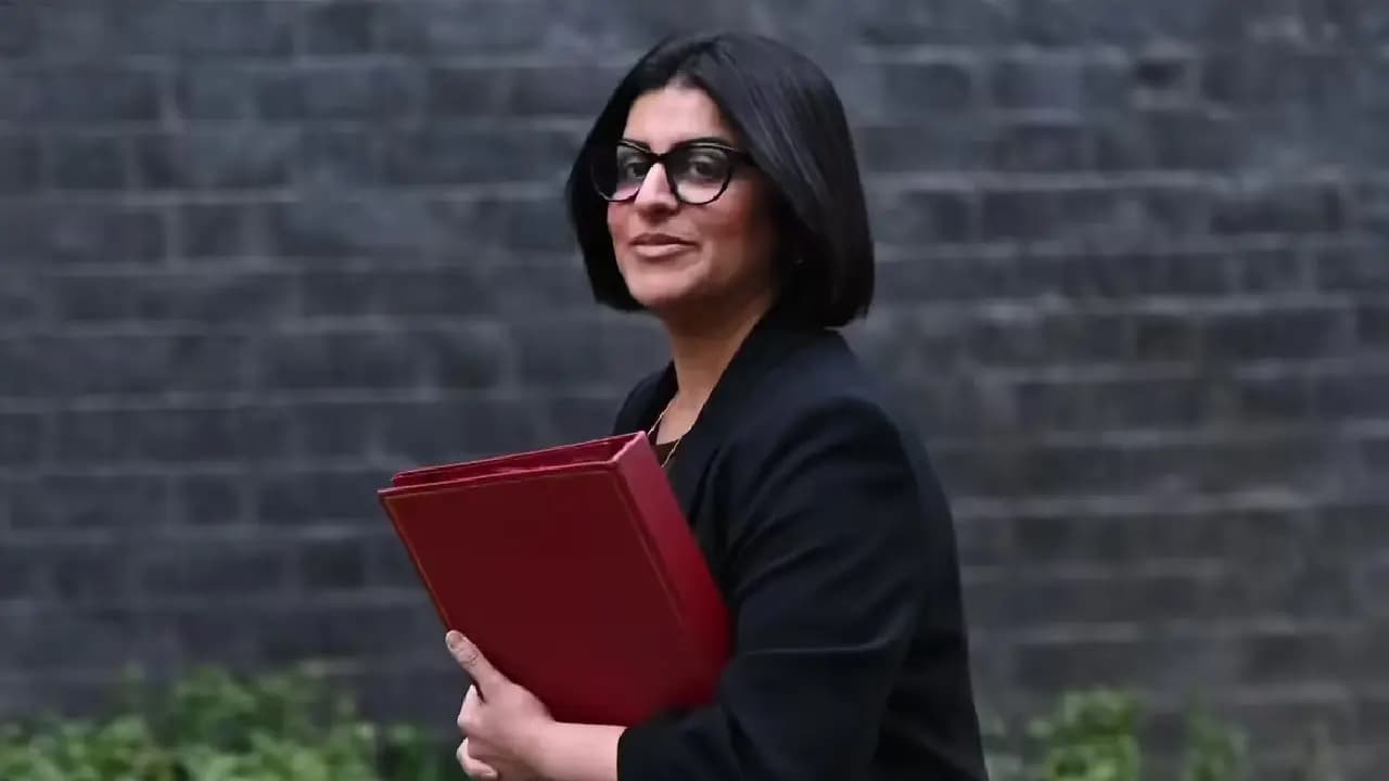 Epstein file With Starmer Under Epstein Row Fire know about Shabana Mahmood who can be UKs Next PM