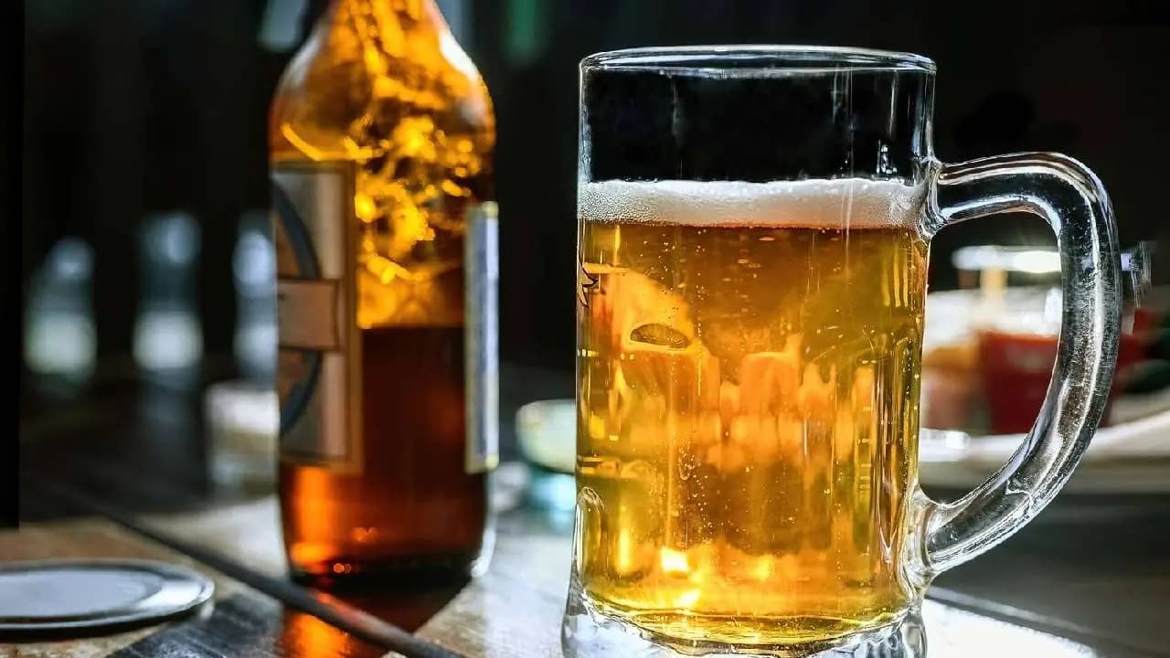 Puducherry Halts Shops Valentines Day Free Beer With Wine Offer