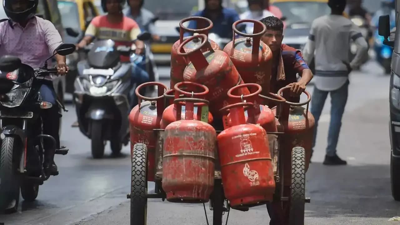 Try this trick to find out how much gas left in your LPG Cylinder