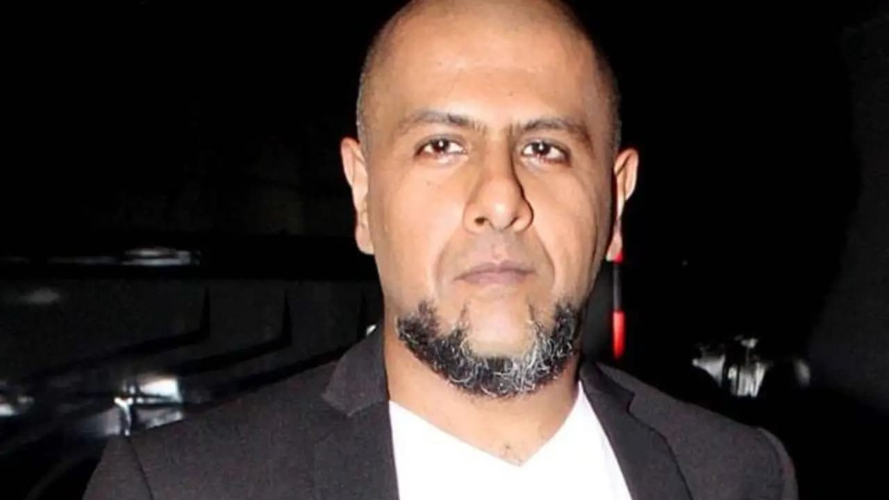 Vishal Dadlani is furious and angry as someone tried to connect with him via a minister 