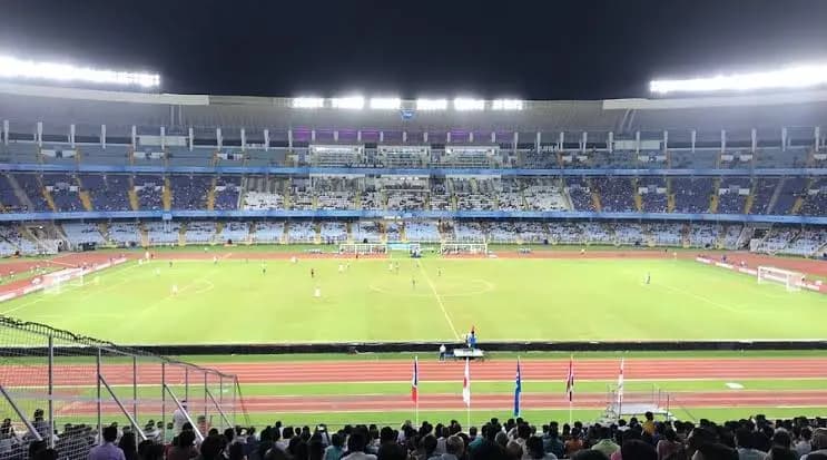 East Bengal to play ISL matches at Saltlake Stadium with the help of Chief Minister Mamata Banerjee 