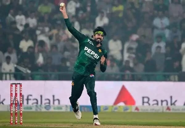 Why only bowlers-Ravichandran Ashwin defenda Pakistans Usman Tariq
