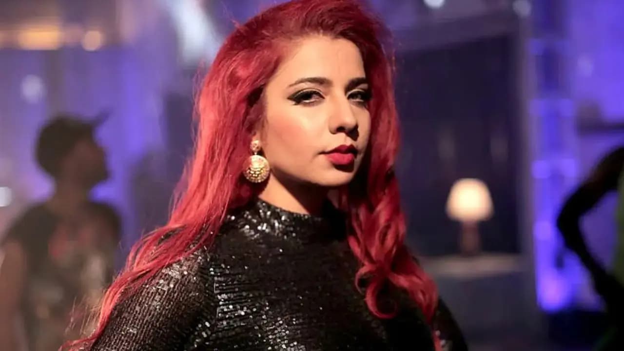 Dhurandhar singer Jasmine Sandlas stops Delhi concert mid way calls out men harassing women