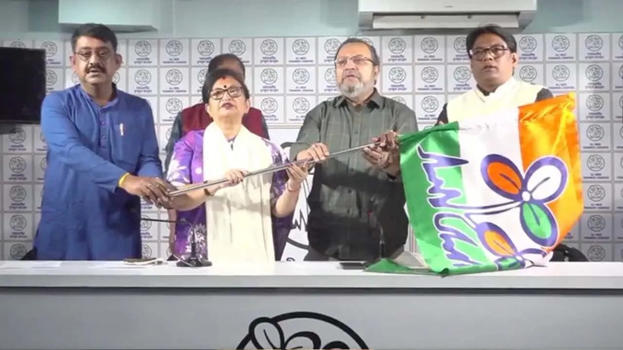 Influential BJP leader from Moyna Chandan Mandal joins TMC