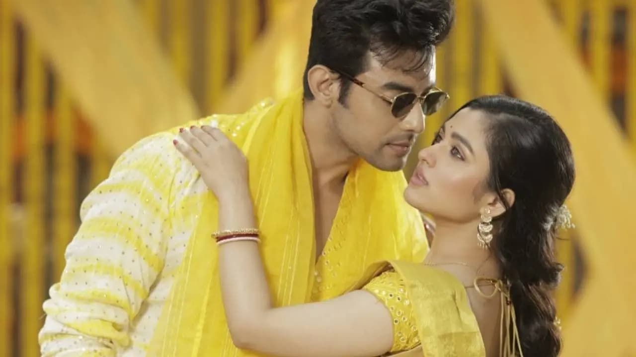 Ranojoy Bishnu weds Shyamoupti Mudly check their haldi ceremony photos