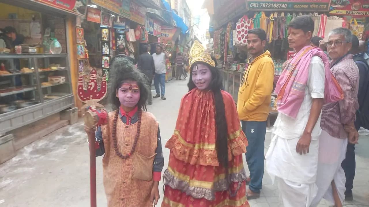 Crowd of devotees thronged Tarakeswar on Shivratri 