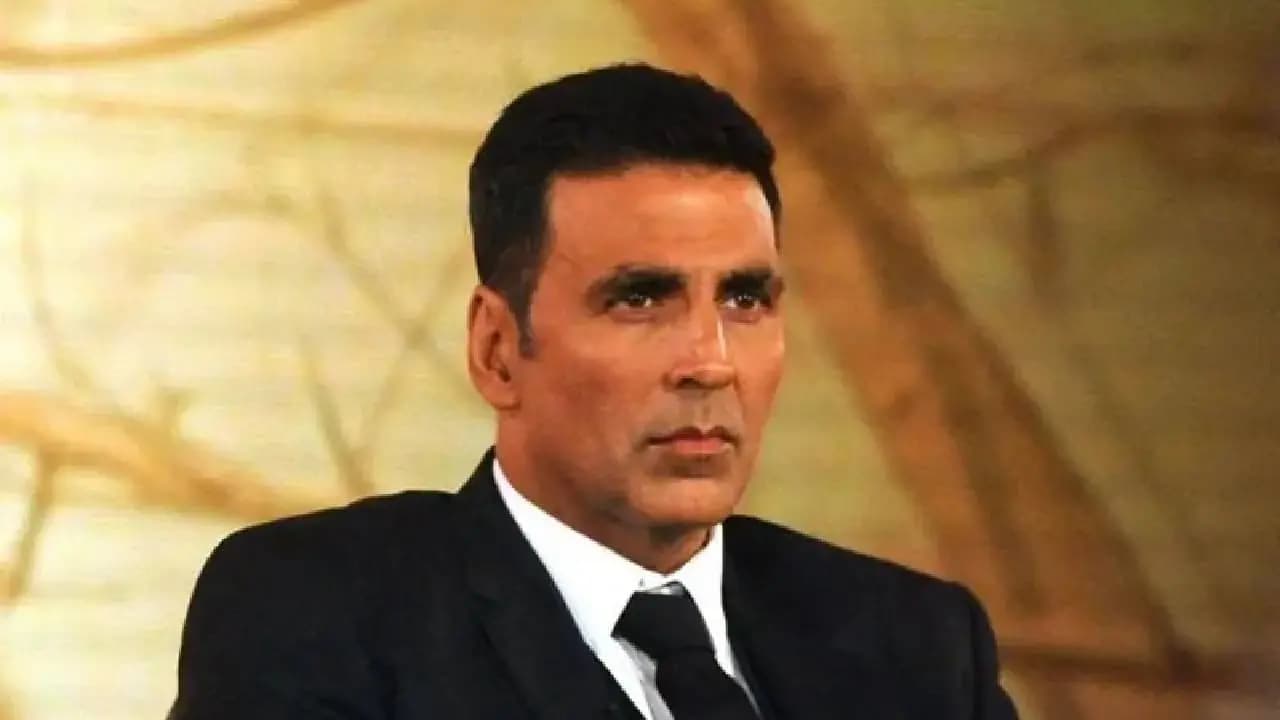 Akshay Kumar slapped a man after which the person lost consciousness