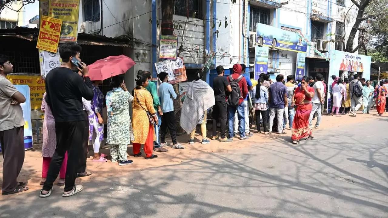 Long Queues Since Morning as Jubosathi Applications See Massive Turnout on Day One