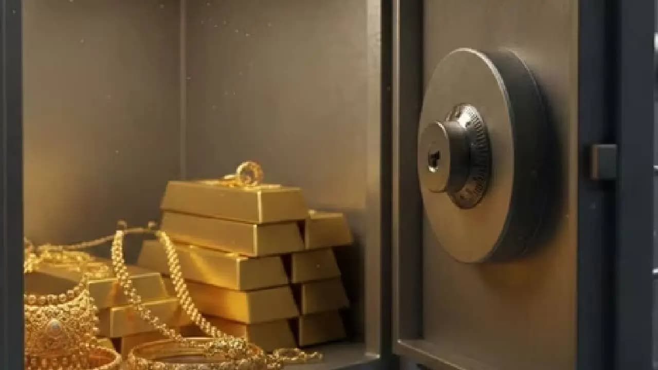 Bengaluru bank deputy manager steals four crore gold from lockers 