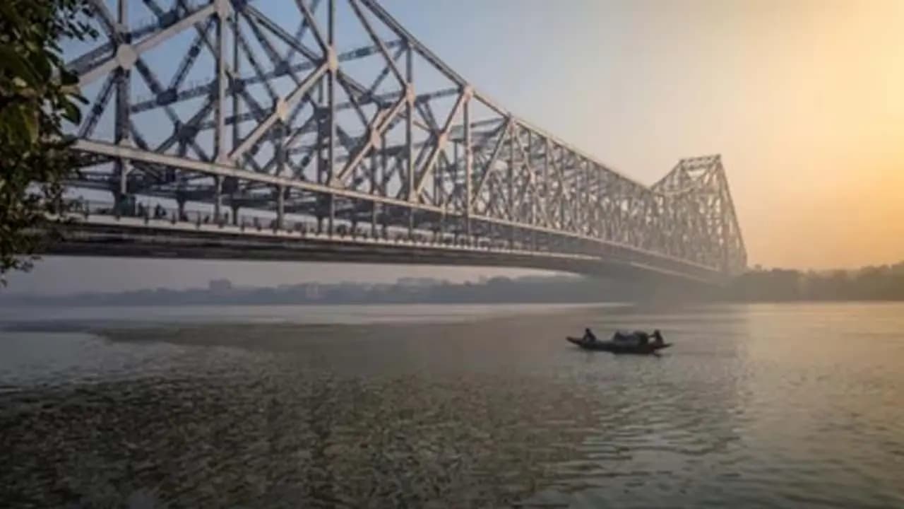 What will the weather be like in Kolkata and West Bengal today Monday February 16 2026