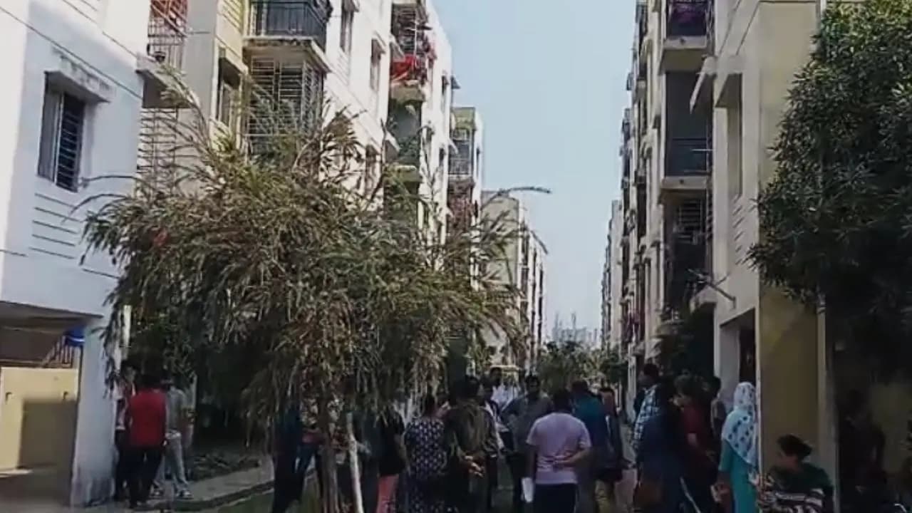 newtown shapoorji flat