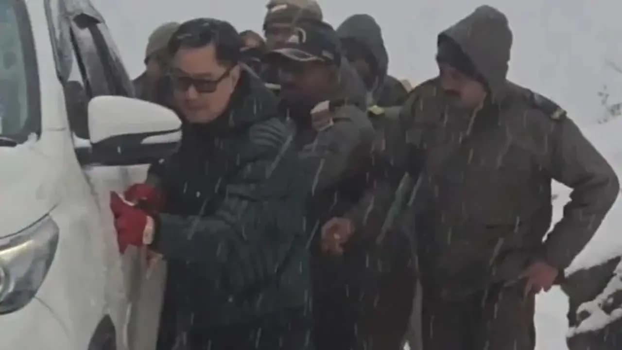 Kiren Rijiju helps push vehicle amid snow in Arunachal Pradesh watch the video