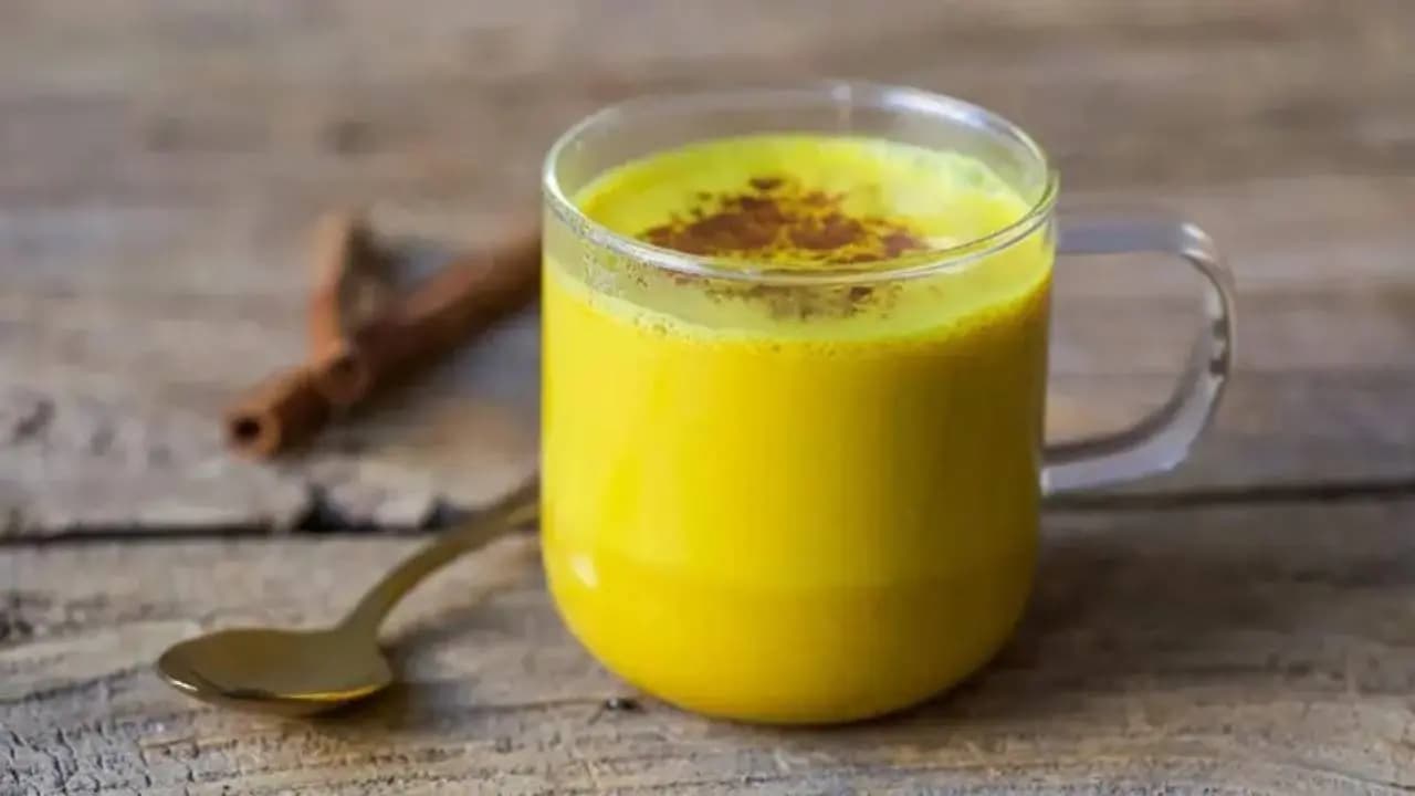 Turmeric Milk benefits for joint pain brain health
