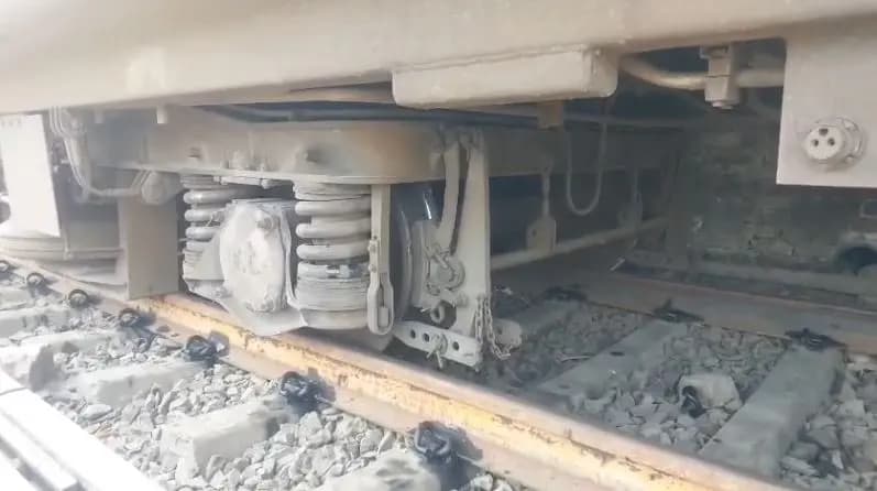 Local Train derailed near Shalimar Station