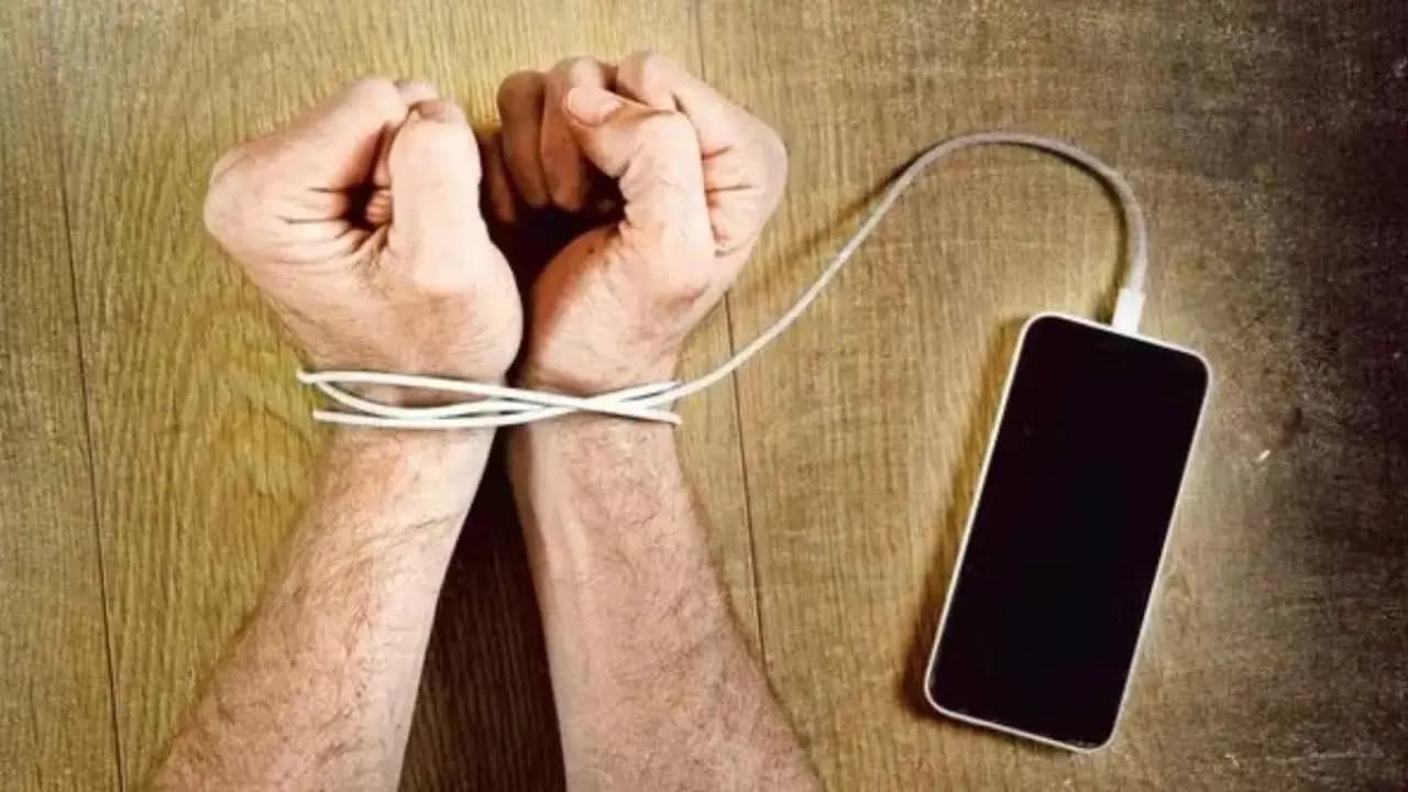 Digital Detox Tips to beat screen addiction and restore