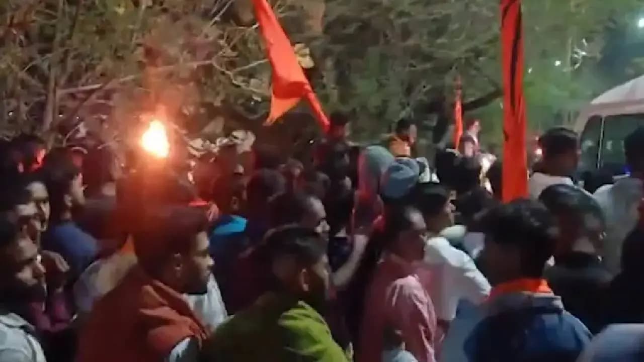 Women and‌ children injured in stampede at Pune fort due to overcrowding