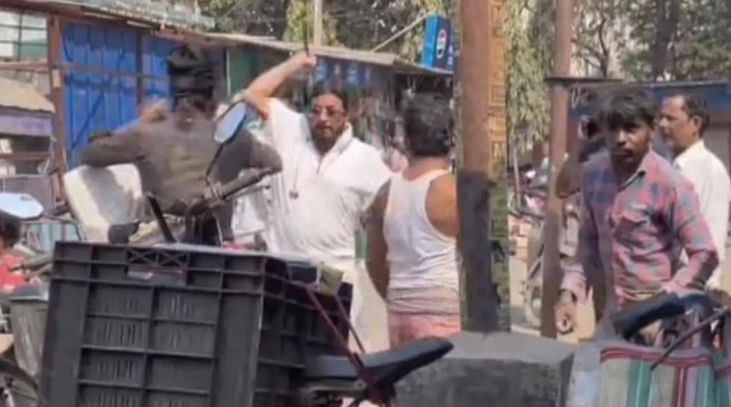 Content creator manhandled while shooting vdo posing theif