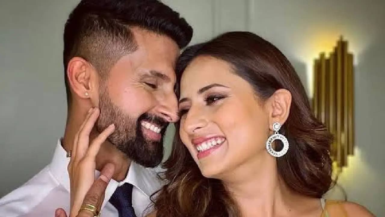 Sargun Mehta reacts to pregnancy claims about her and Ravi Dubey