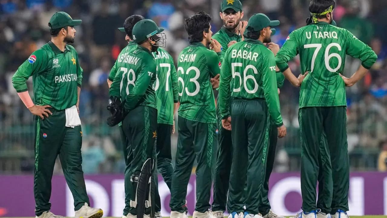 T20 World Cup:Saqlain Mushtaq mocked Pakistans playing eleven against New Zealand in Super 8