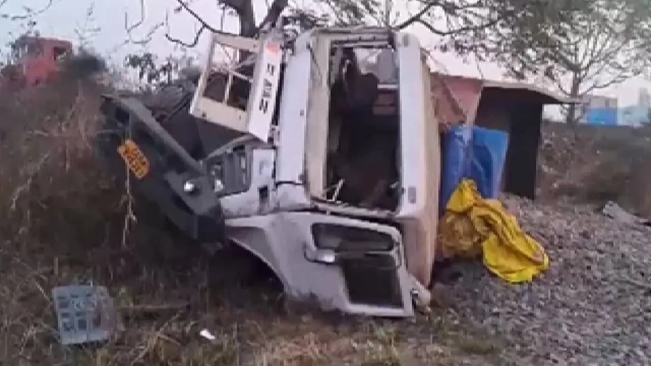 Five police personnel killed Three others critical as speeding trailer rams Bolero in Odisha 