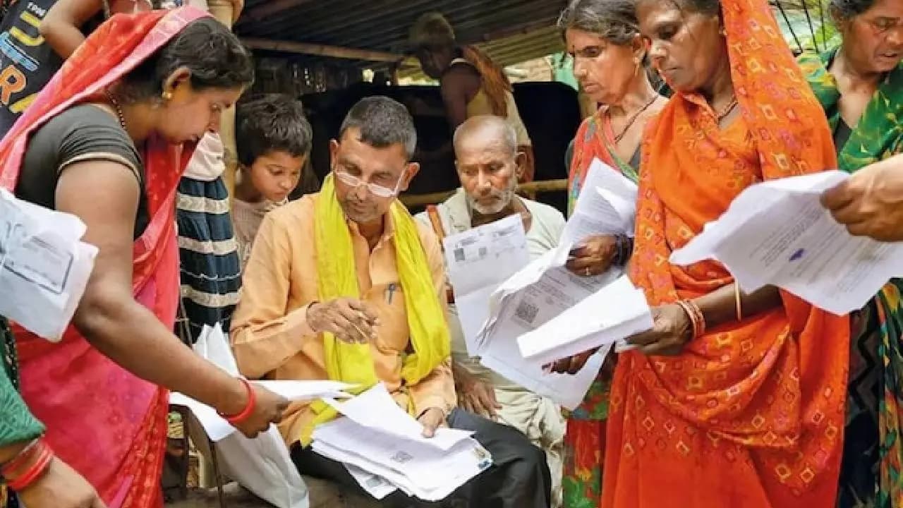 SIR Done In Six states 68 Lakh Voters Deleted In Gujarat Highest In Country