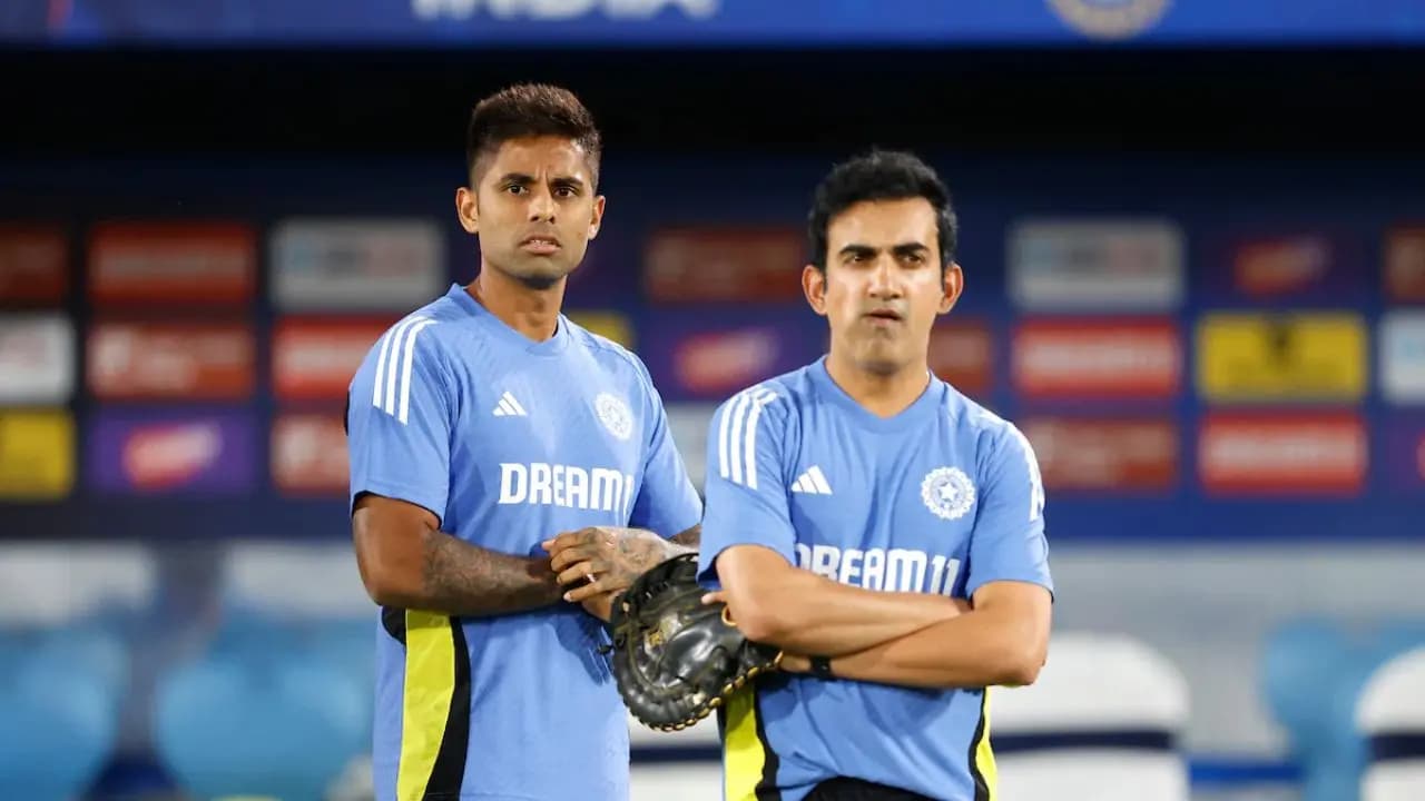 T20 World Cup:India Captain Suryakumar Yadav engages in a heated chat with coaching staffs 