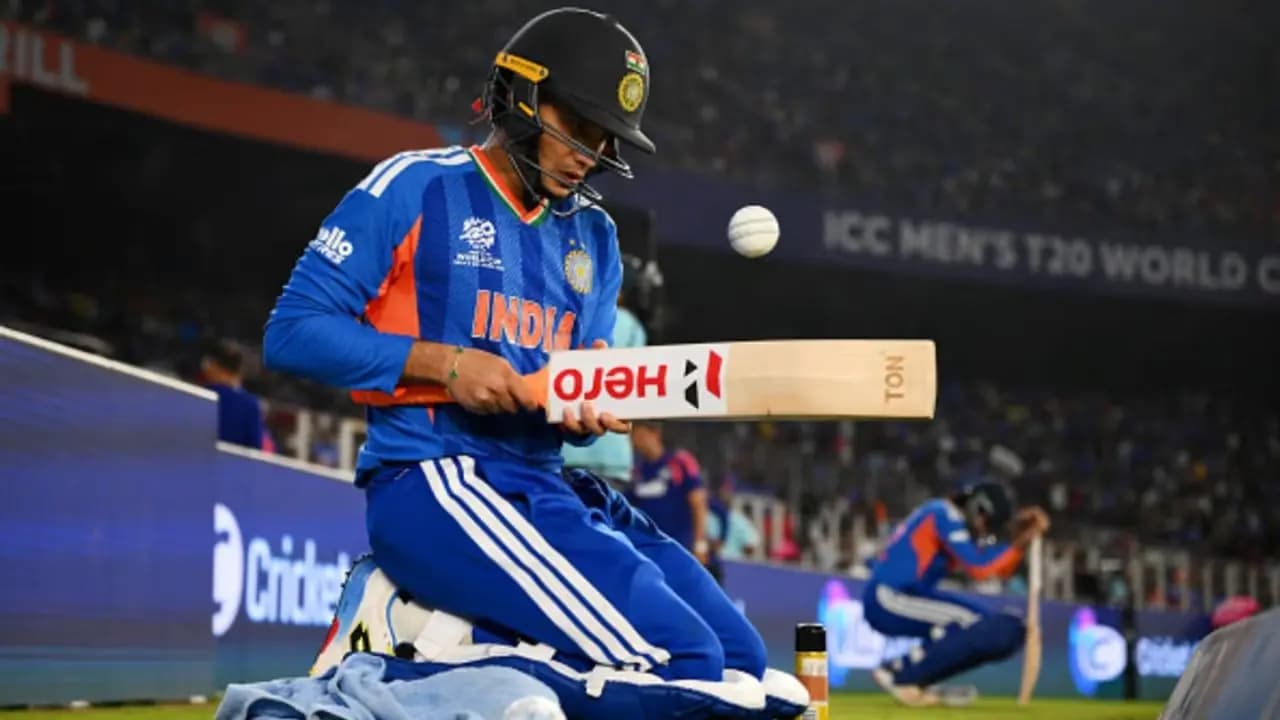 T20 World Cup:Ryan ten Doeschate said that food poisoning is a major factor which led to the slump in form of Abhishek Sharma