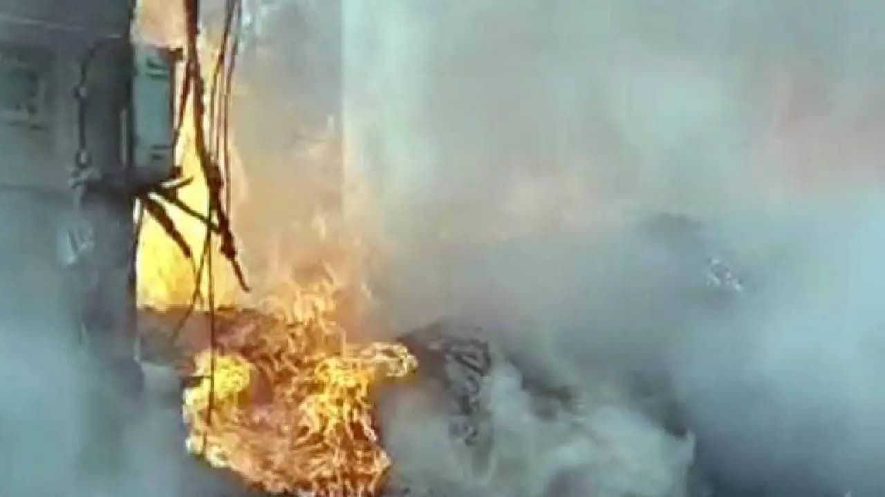 Six members of family killed in Meerut fire 