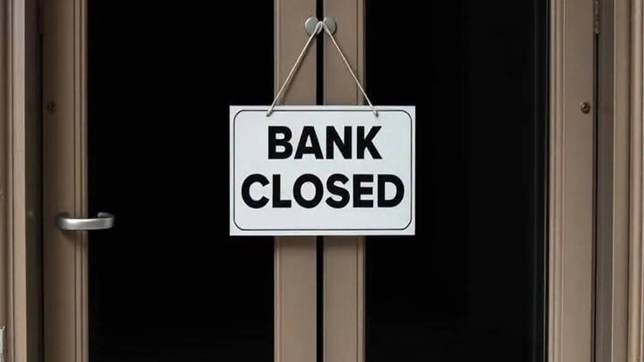 Which days are bank holidays in March 2026 know the complete list