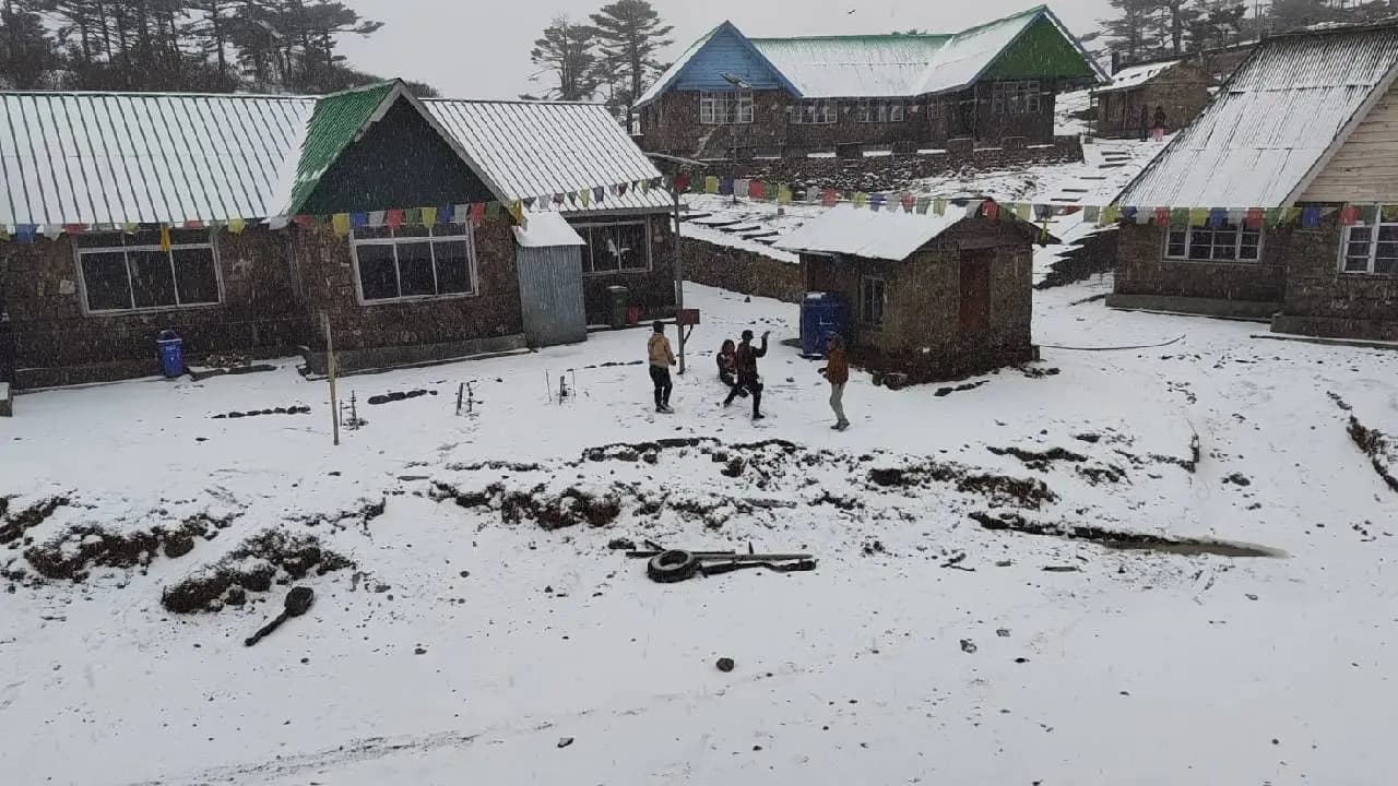 Snowfall in Sandakphu